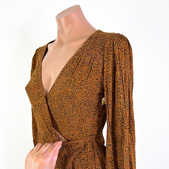 Billabong Spring Romance Sleeve Mini Wrap Dress Animal Print Toffee size S NWT - Picture 4 of 12